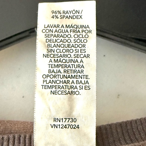 JoyLab Tie Dye Lightweight Sweatshirt With Thumb Holes And Side Slit Size XS - Picture 9 of 9